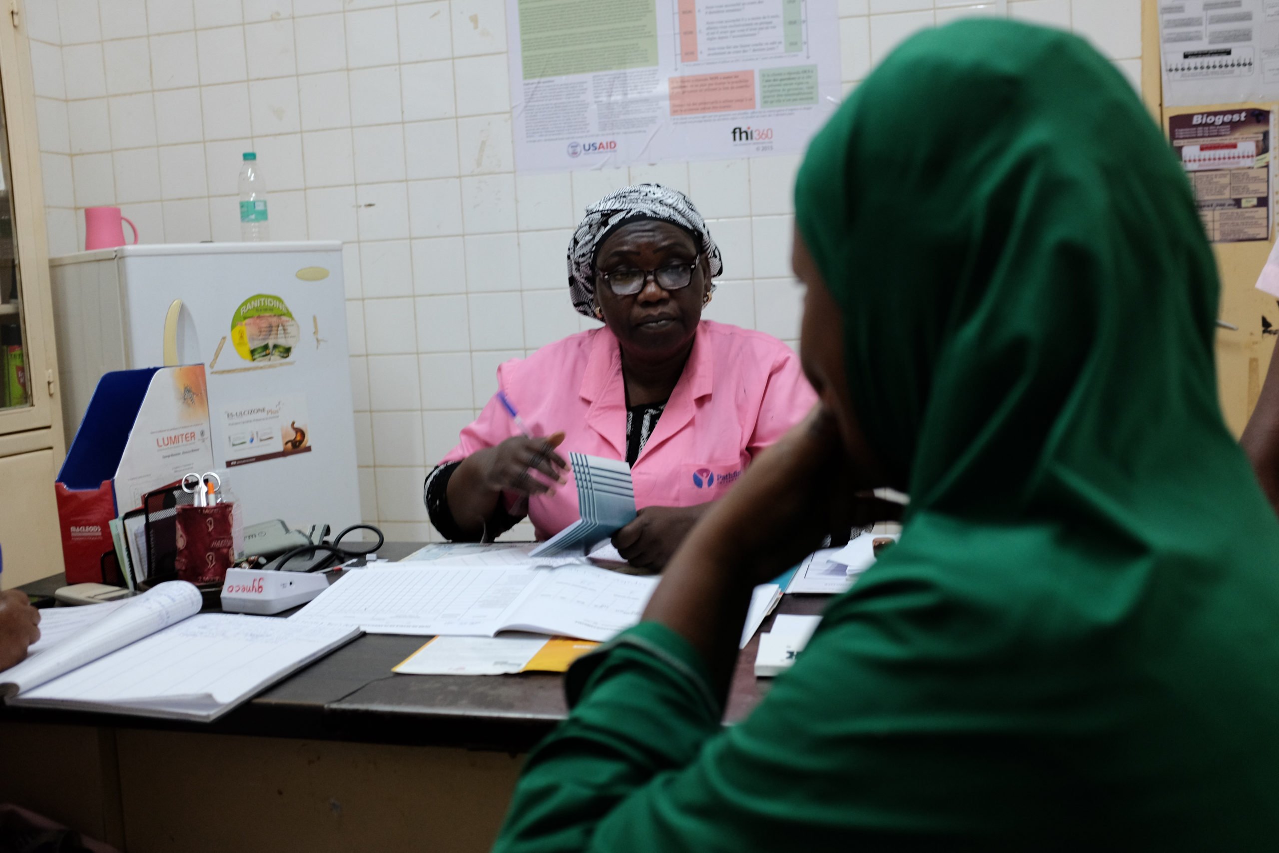 l’accès des femmes et des jeunes filles à des services de santé de qualité